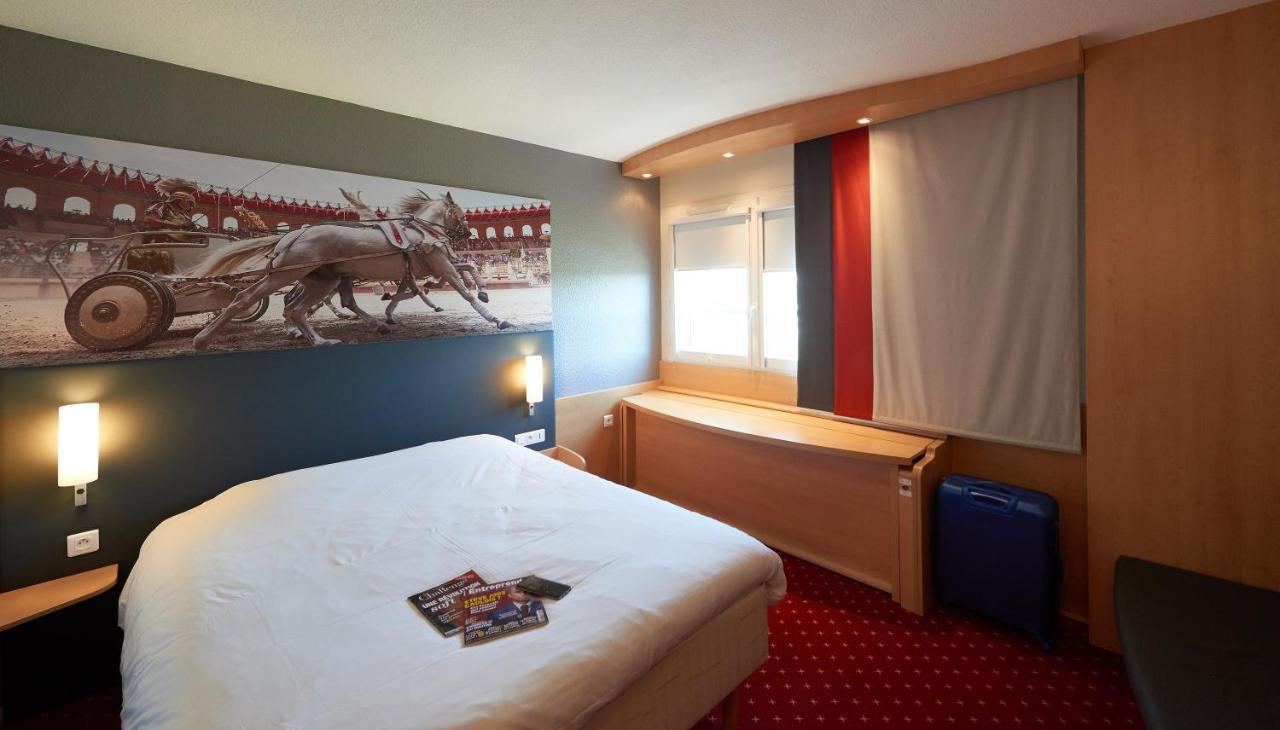 Отель Ibis Шоле Экстерьер фото